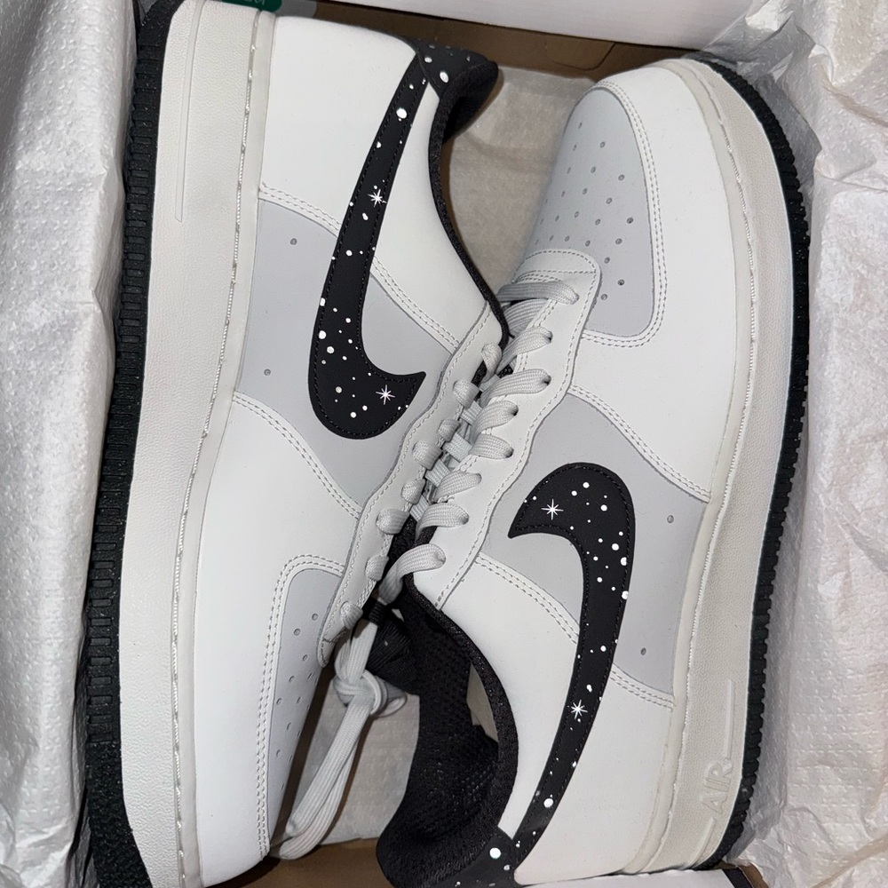 Nike White and Black Sneakers with Star Design Air Force 1